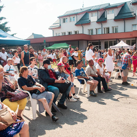 Zväčšiť fotografiu -  župan odovzdal ďalšie dva život zachraňujúce prístroje - TSK_vikend_nedela (8)